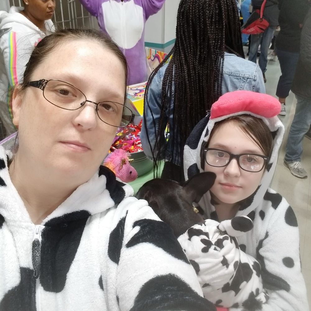 Meet your Posher, Adrienne